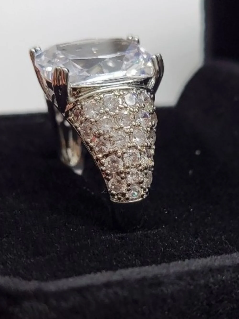 Sparkling White Cubic Zirconia Pavé Ring - Women Jewelry